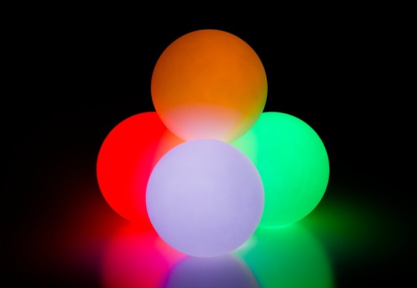 Oddball LED JOnglierbälle verschiedene Farben